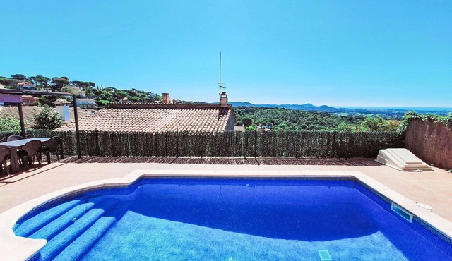 Wonderful private villa for 6 guests with private pool, WIFI, TV and terrace