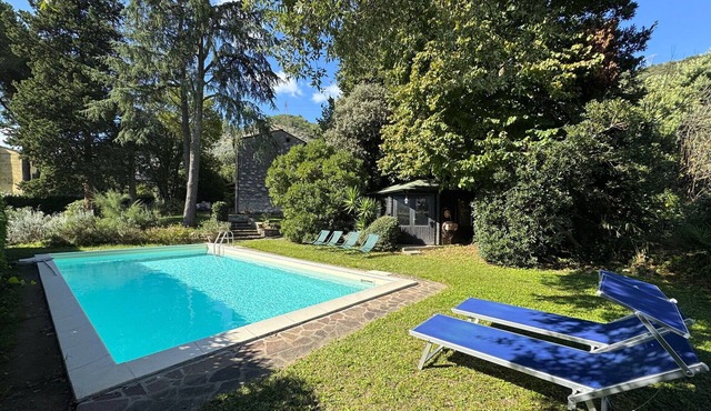 Wonderful private villa for 7 guests with private pool, TV, pets allowed and panoramic view