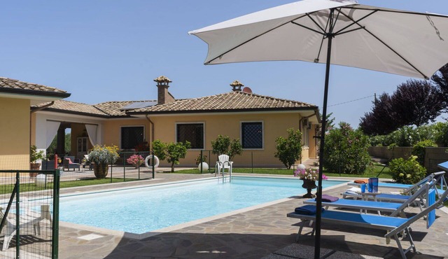 Wonderful private villa for 10 guests with A/C, private pool, WIFI and patio