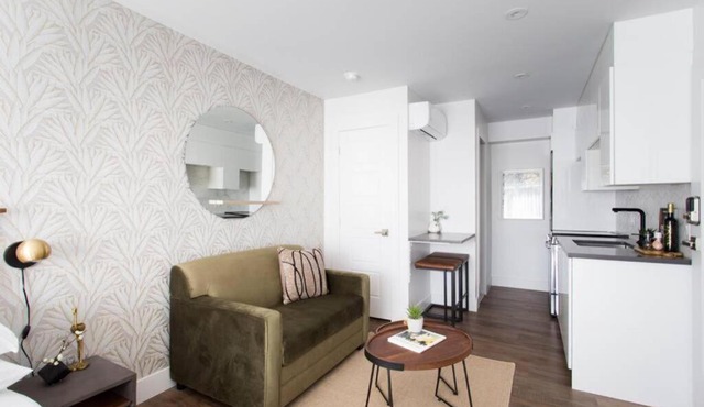 Wonderful Studio in Little Italy with full bath by Den Stays