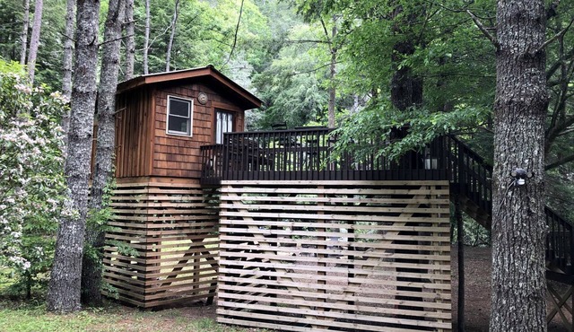 Wonderful Tree House Getaway on the Toccoa River, for Glamping in Suches, Georgia