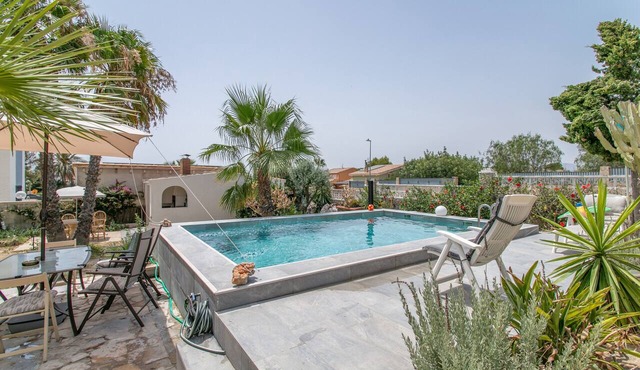 Wonderful Villa with Private Pool and Barbecue