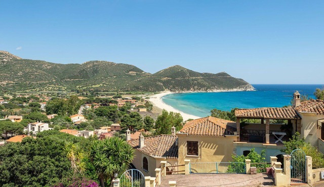 Wonderful villa for 6 people with WIFI, A/C, TV and patio