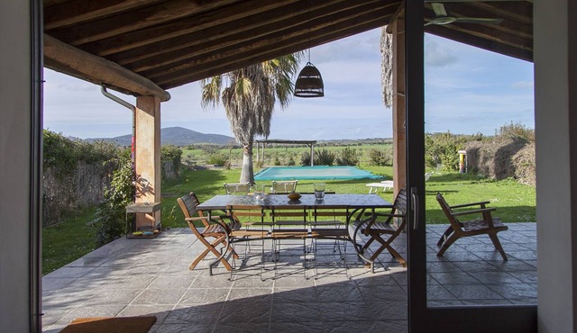Wonderful villa with swimming pool near the sea.