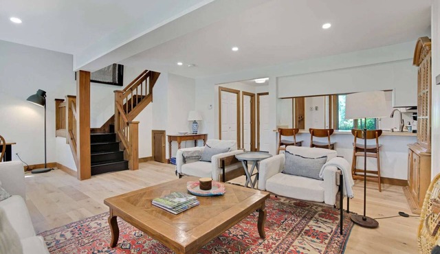 Wood Burning Fireplace, Pet-Friendly - Saltbox 11A