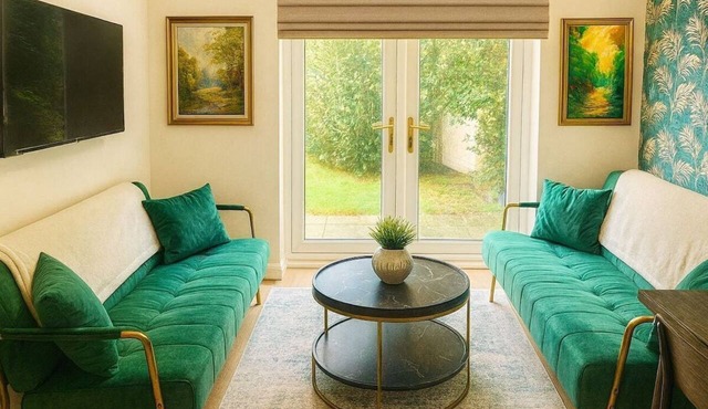 Woodland Retreat - 4 Bedroom in Ashford wt Parking