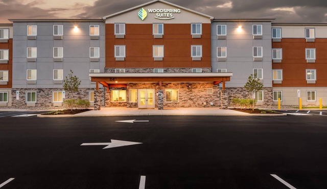 Woodspring Suites Lancaster North