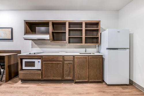WoodSpring Suites Tampa Airport North Veterans Expressway