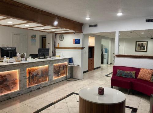 Woodward Inn & Suites