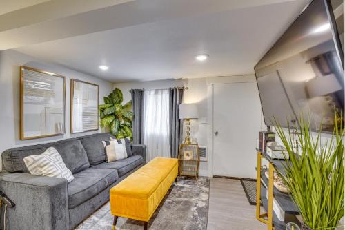 Work & Explore Downtown Tacoma! Convenient Condo