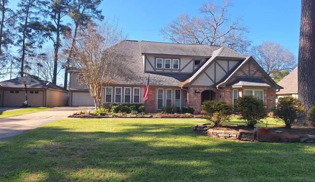Work n' Play Cypress- Spacious 6-bedroom house with a pool/spa in north Cypress