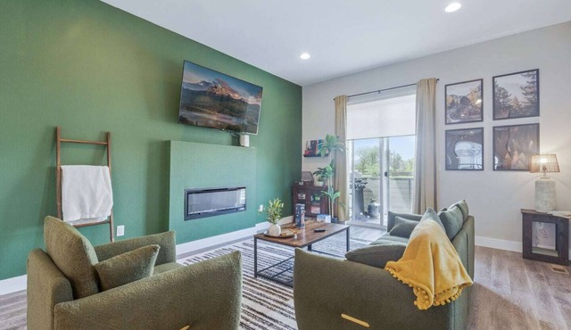 Work & Relax, Sauna, King Bed, Near Olde Town & Denver