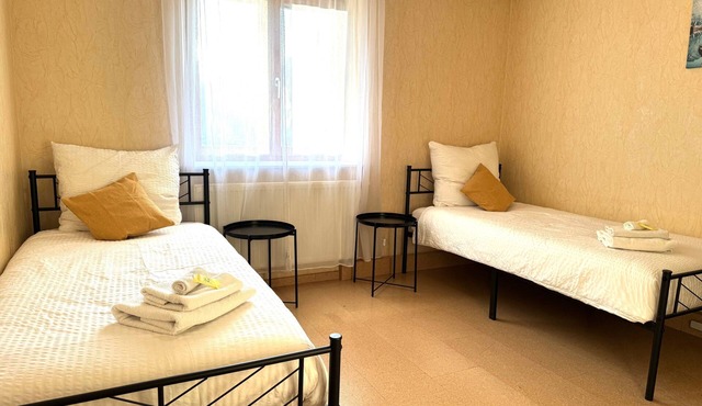Worker House Reutlingen 2 – Wi-Fi, Parking, Single Rooms