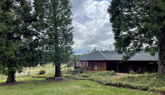 working cattle ranch 1 hour from Crater Lake National Park