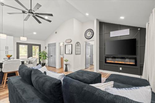 World Cup Compound - 2 Luxury Homes! Sleeps 12