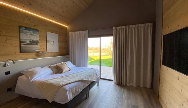 WORLD HOTEL