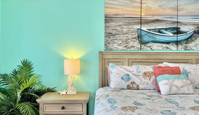WOW! 3 BR! Remodeled waterfront unit, Sapphire Beach, ocean view, private patio