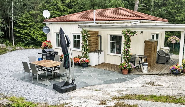 Wunderschönes Cottage "Traum von Wald und Meer" by Interhome