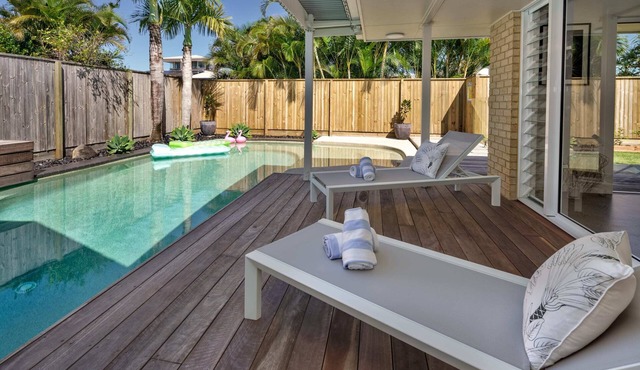 Wurtulla Beachside Haven, Steps to the Sea & Pool