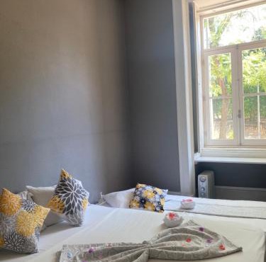 WW Hostel & Suites