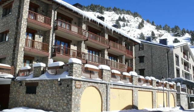 Xalet Saüc. Family size apartment, large sunterrace, mountain viewsGrandvalira