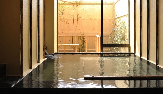 Yadoya Tsubaki
