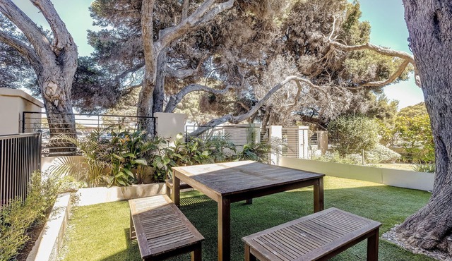 YALLINGUP BEACH HOLIDAY HOME PERFECTLY DESIGNED TO FIT TWO FAMILIES