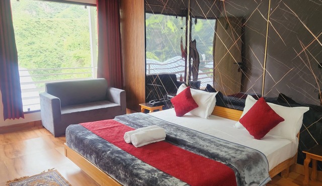 Yamunotri Heli Resort