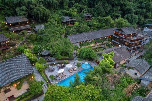 Yangshuo Ancient Garden Boutique Hotel-English speaking team&Swimming pool&Activities organized&Free pick up from Airport or TS over 4 nights