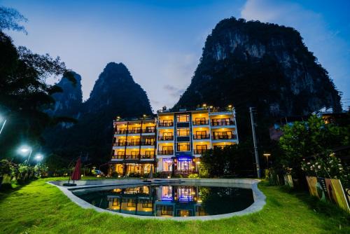 Yangshuo Mountain River Ballad Hotel - Free Yangshuo Train Station Pick Up and Drop Off