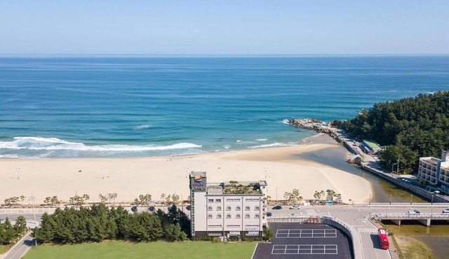 Yangyang Alps Beach