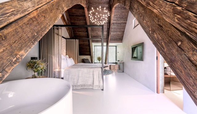 Yard Resort