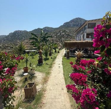Yeşil Otel