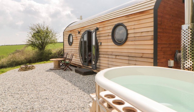 YEALM, pet friendly, character holiday cottage in Kingsbridge