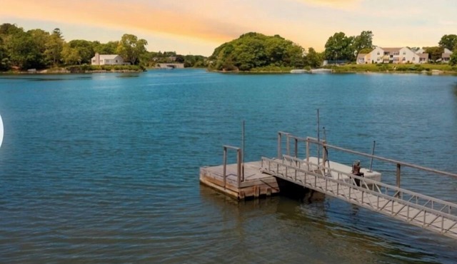 Year-Round Hamptons Waterfront, Renovated, Sunsets, Prime Location, Dock