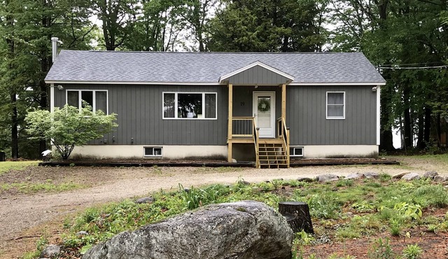 Year-Round Home with access to Beautiful Sunrise Lake, Beach, and Winter Fun!
