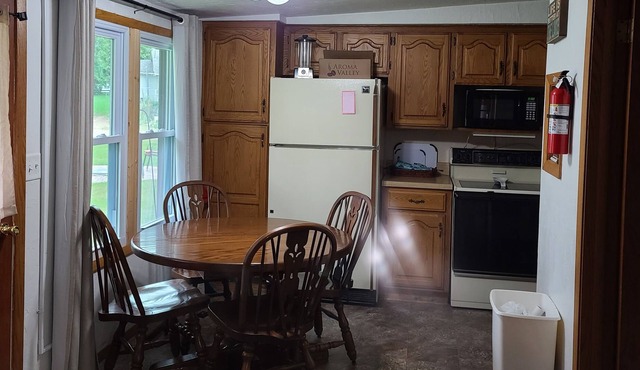 Year round Lake front home, Close to County Park, Golfing, Casino,