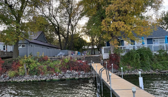 Year Round Lakeside Suite on Lost Island Lake