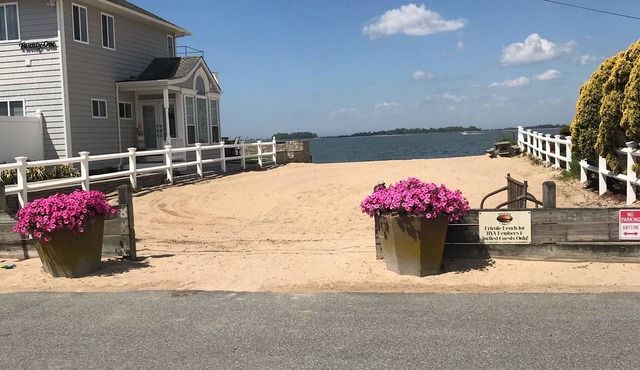 Year-Round Waterview 4 Beds, 2 Baths, Sleeps 13 with Linens & Towels Included