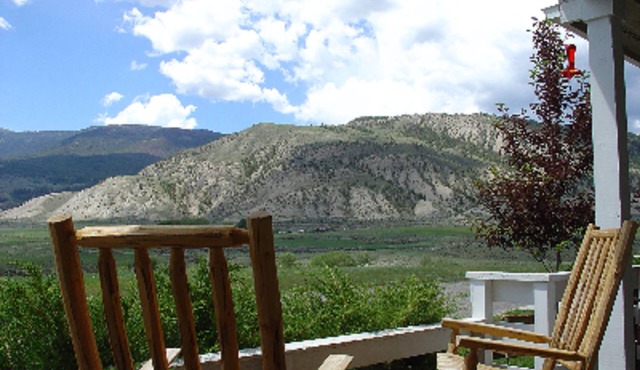 Yellowstone Basin Inn