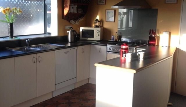 Yes you deserve this comfort, warmth and style ! Double glazed sunny and warm !