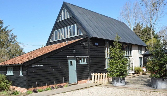 YEW TREE FARM BARN AND STABLE, pet friendly in Framlingham
