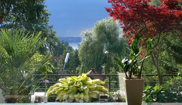 Your AmmerSeeblick! Everything within walking distance. Lake, beach, restaurants, stores.