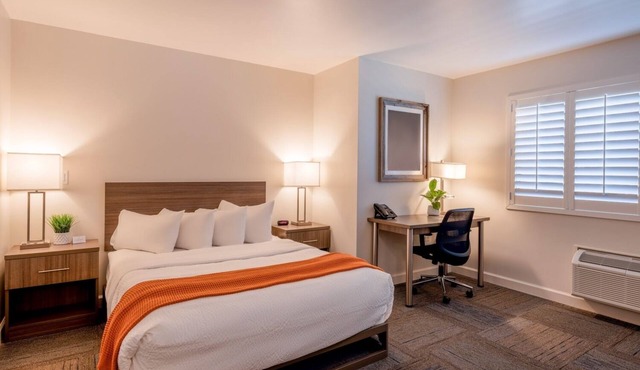 Your Coastal Hideaway: Queen Room