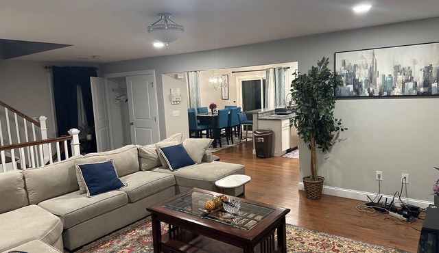 Your comfort vacation stays in Worcester, MA I Whole house l 3beds 2.5baths I