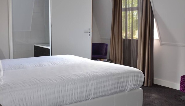 Your Comfortable Coastal Home Steps from Surf, Sand, and Nature! Free Breakfast