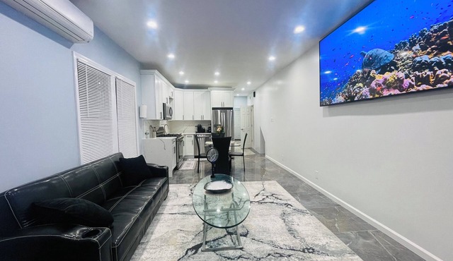 Your Dyker Heights - Escape Quiet & Beautiful Stay in Brooklyn