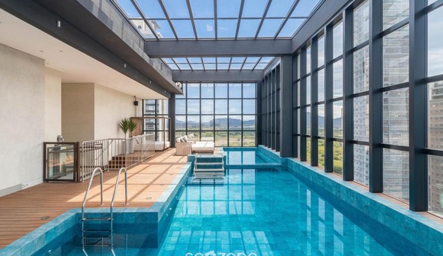 Your exclusive stay just steps from the sea in Meia Praia - FFS!