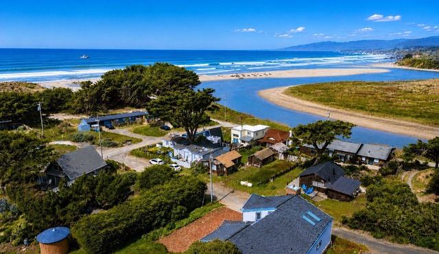 "Your Fun-in-the-Sun Bodega Bay Playground!"Walk2Beach/WiFi/Sauna~Ocean Oasis