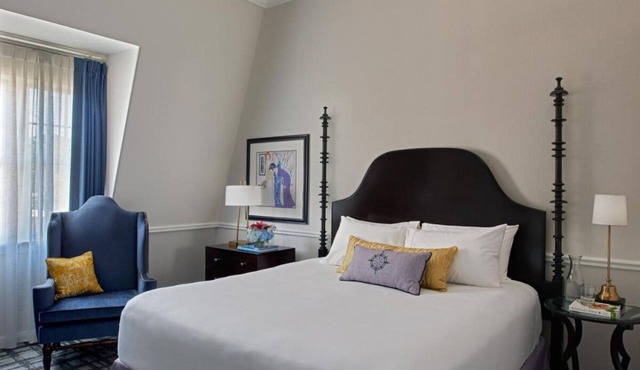 Your Home Away From Home! 4 Convenient Units, Pool, Onsite Parking!